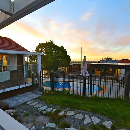 Holiday House In Totara Park Auckland Exterior photo